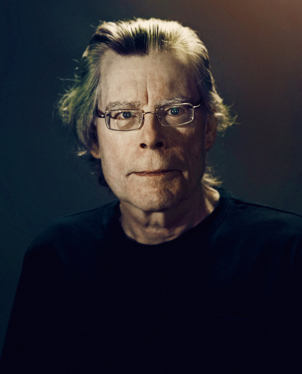 бука стивен кинг фильм. Stephen edwin king. книга стивен кинг король ужасов книга. выставка книг ужасов. американский писатель стивен эдвин кинг (1947).