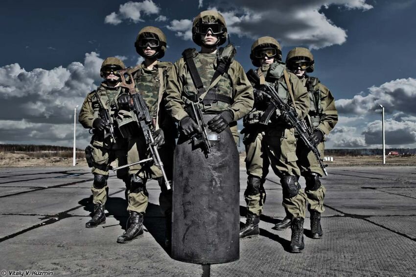 Солдаты внутренних войск.