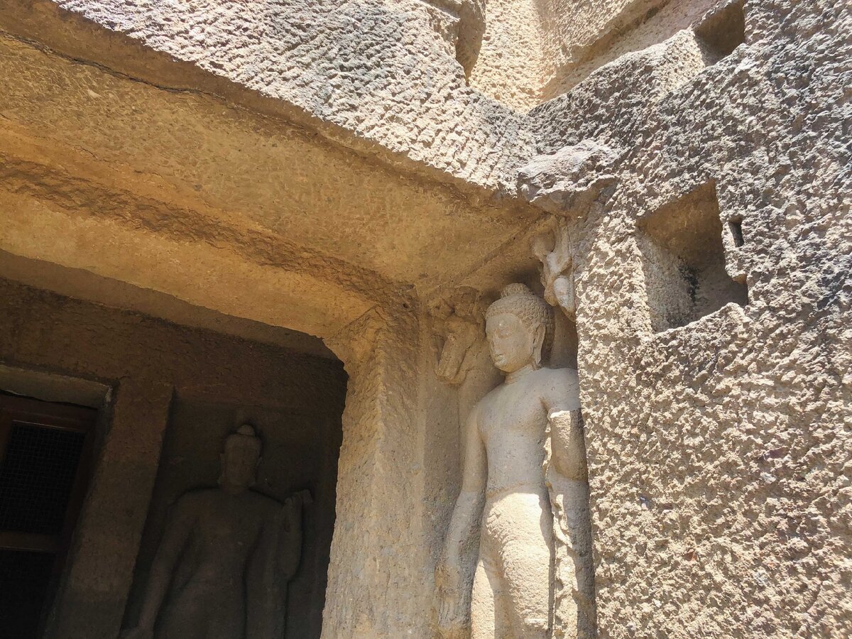 Фрагмент входной группы в центральную пещеру Канхери