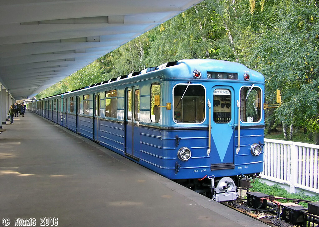 Тип е. Еж-3 вагон метро. Метровагон еж3. Метровагон еж3 Киев. Вагон типа еж1