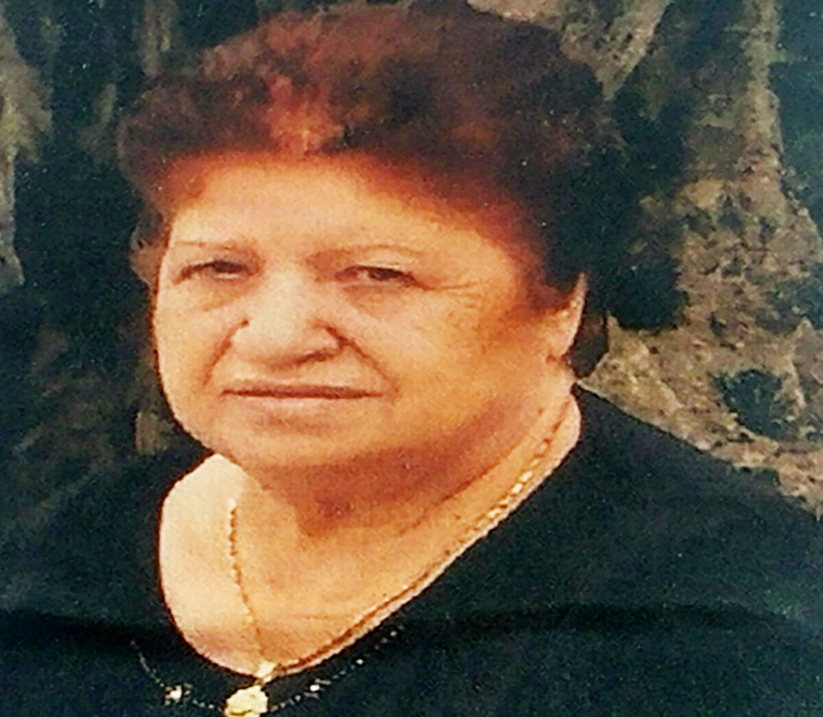 Надо помогать живым...пока не поздно.