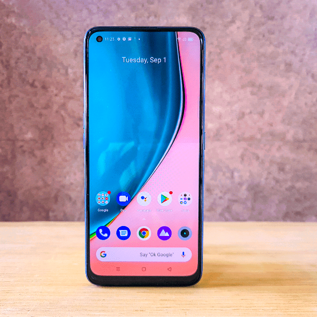 Realme 7 спереди. 