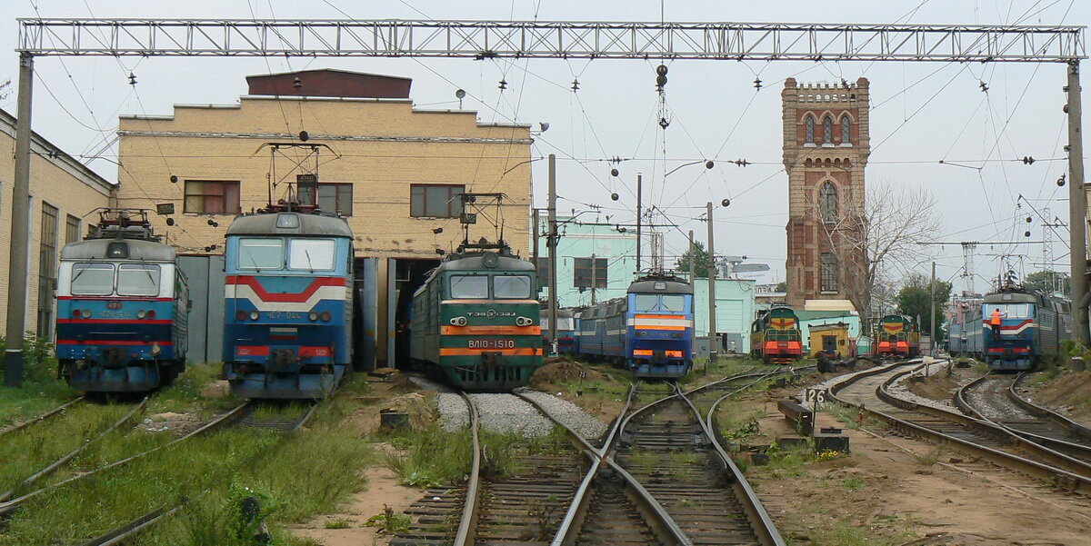 Локомотивное депо им. Ильича. Фото: http://www.train-photo.ru