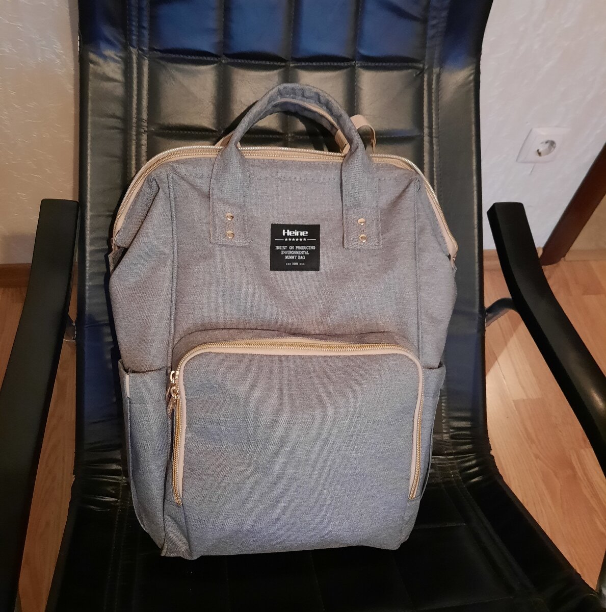 Вот как выглядит мой рюкзак Heine. Покупала на Wildberries. Это НЕ реклама, мне до партнерских материалов на моем канале как до звезды еще=)