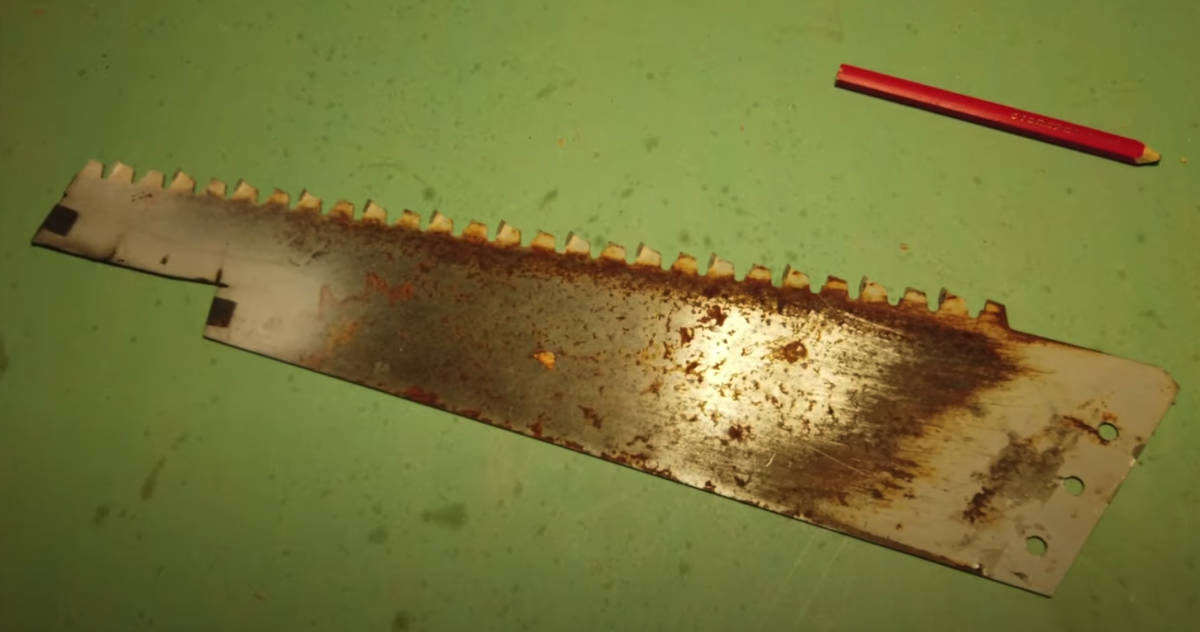 Отличная вещь которую можно сделать своими руками из старой ножовки ...