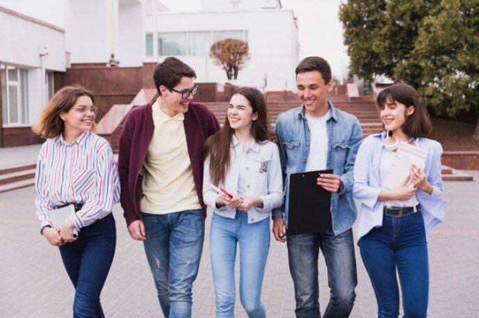 Возраст 12-14 лет. Появляется собственная картина мира.