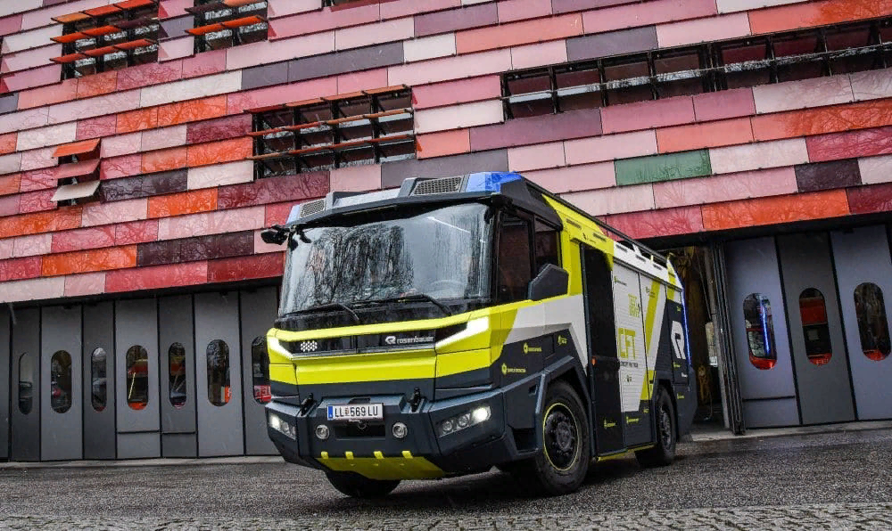 Фото (https://mda-tech.ru/wp-content/uploads/2019/12/csm_rosenbauer_cft_concept-fire-truck_27_6428023c07.jpg)
