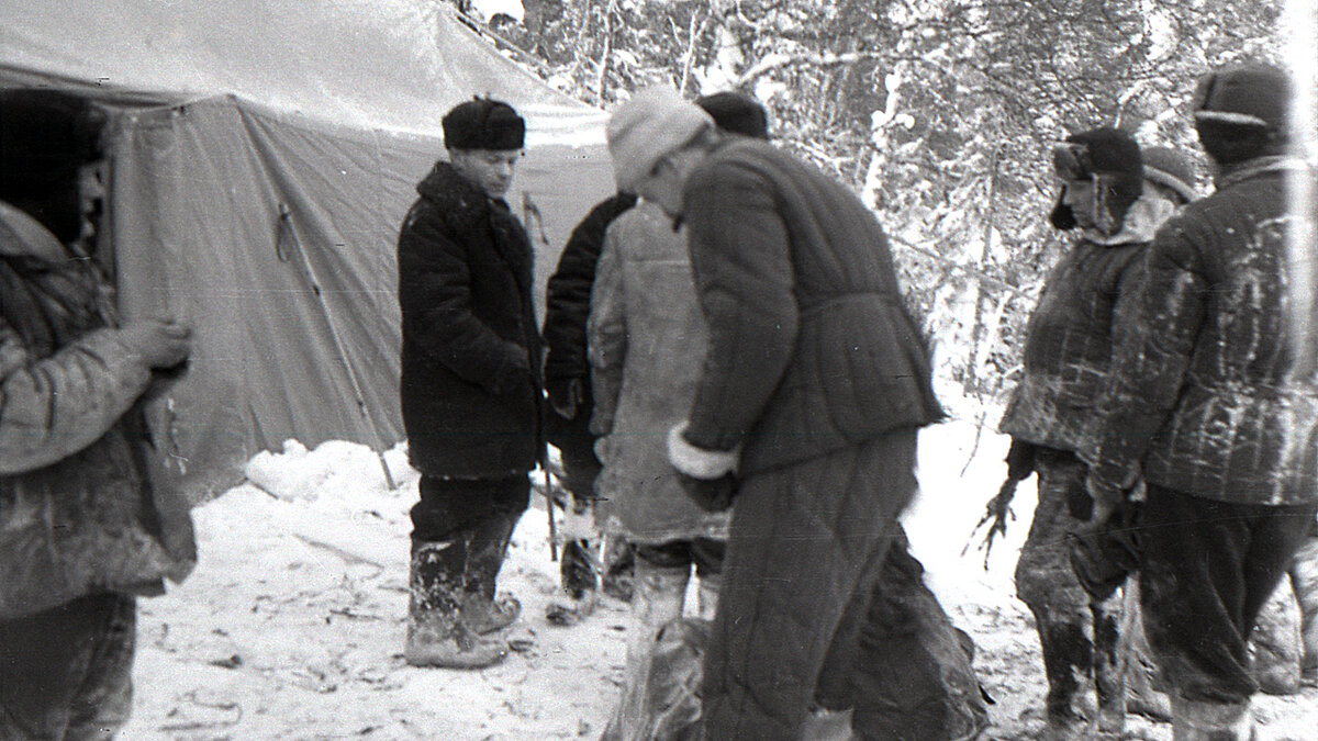 Перевал Дятлова. Поисковики отправляются на поиски пропавших туристов.
