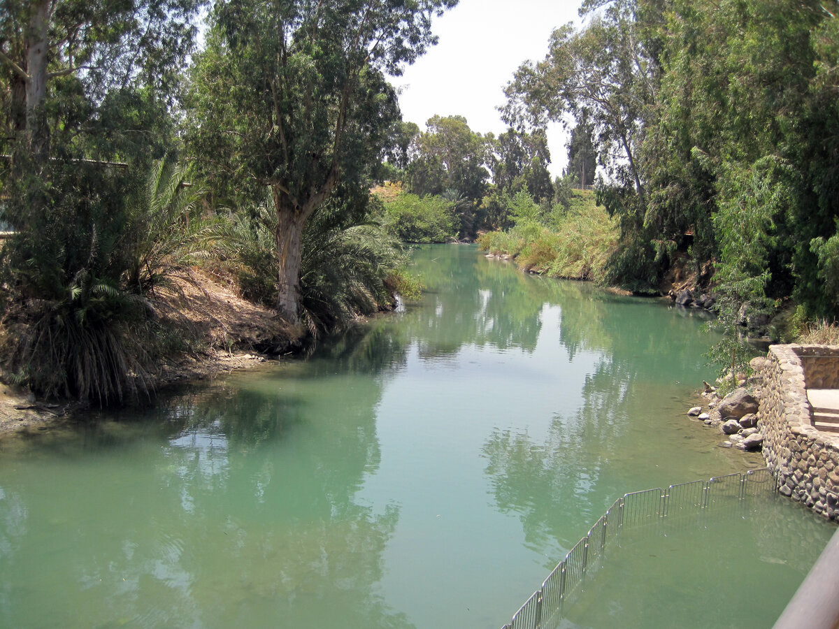 Иордан в Галилее (место где Христо крестил учеников). Фото автора