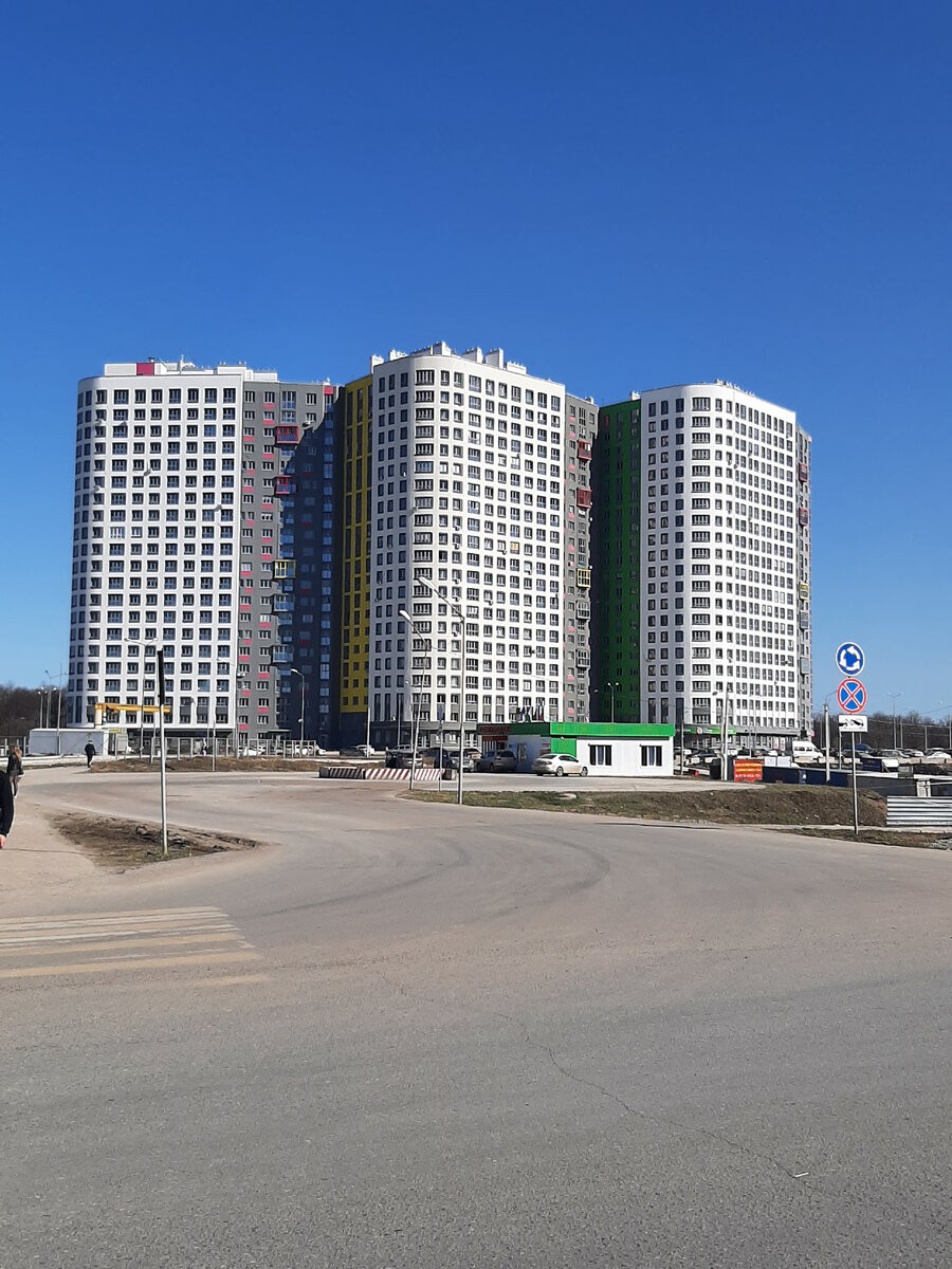 Это один дом. и в нем 1000 квартир