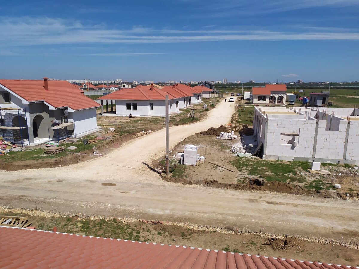 Дорогу готовим под укладку твердого покрытия. Фото сделано неделю назад