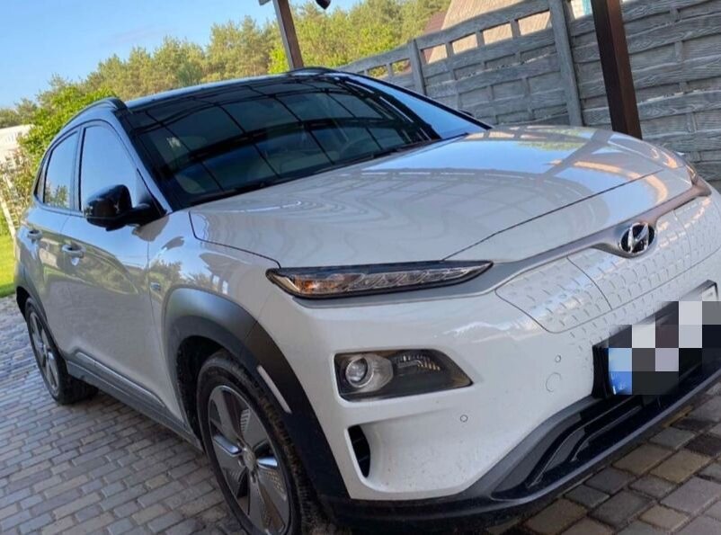 Современным девушкам нужен принц на таком вот железном белом коне 