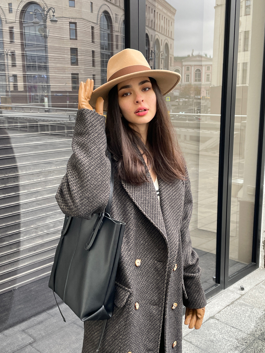 ссылка на каталог сайта: http://nakidnaked.ru/trench_and_coats/tproduct/421274628-324452649511-palto-kokon-dvubortnoe-korichnevoe-iz-tk