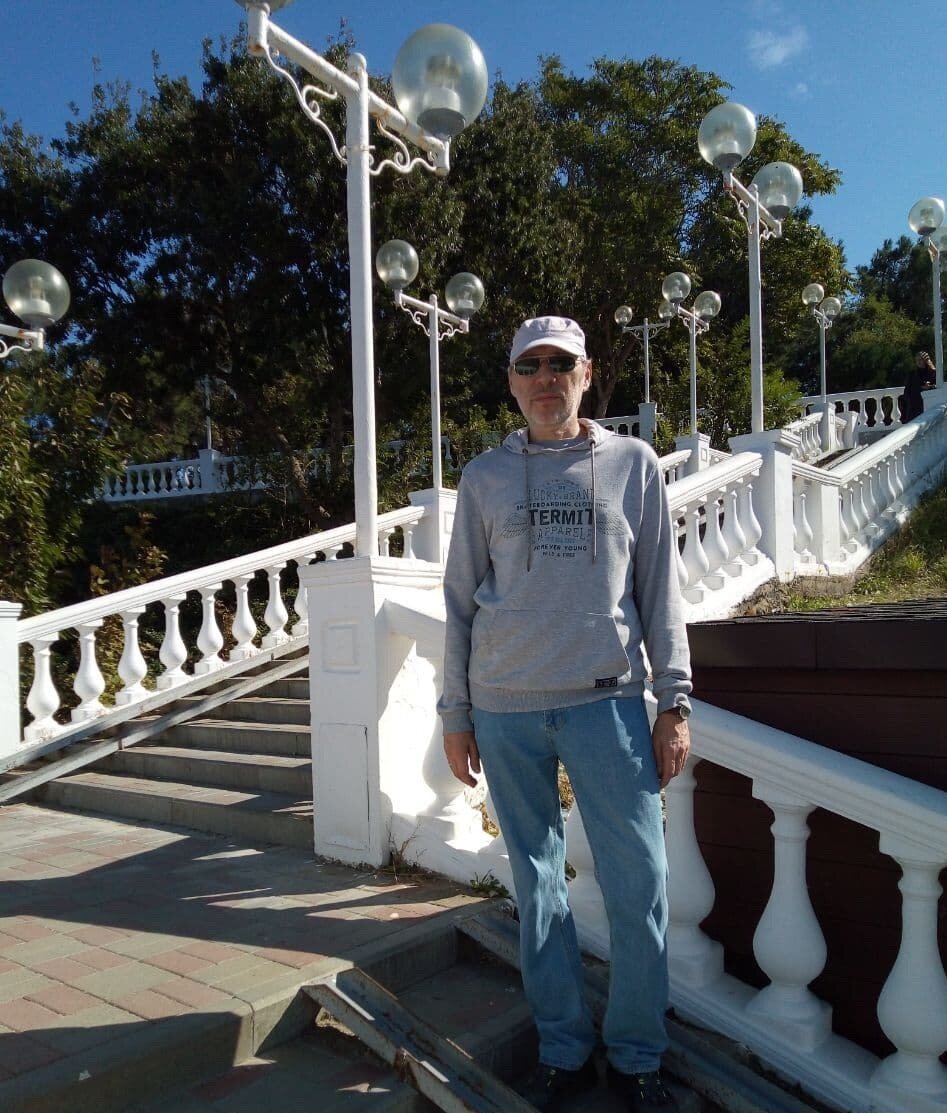 Михаил Лекс, автор рассказа (Геленджик, набережная, пляж)