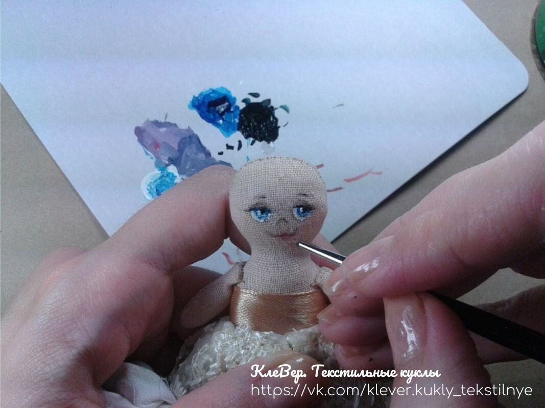 Как сделать текстильную куклу своими руками? Очень просто! Подробный мастер класс авторской куклы.