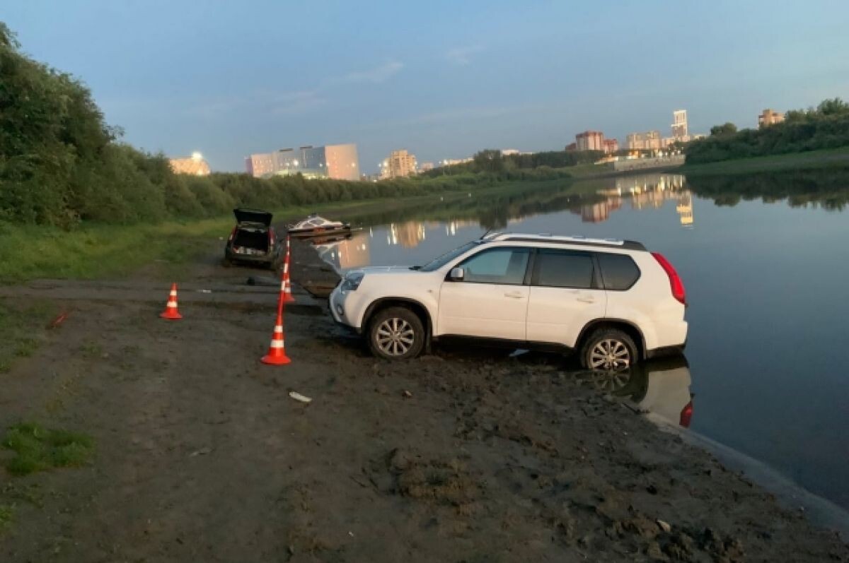 В Тюмени погиб мужчина под колесами собственного автомобиля | АиФ–Тюмень |  Дзен