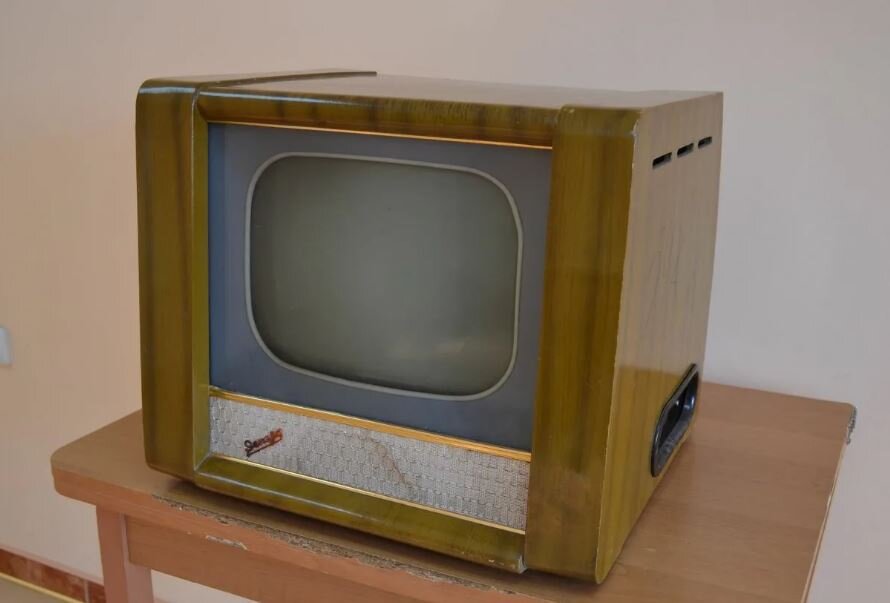 Телевизор «Рекорд», СССР (иллюстрация из открытых источников)