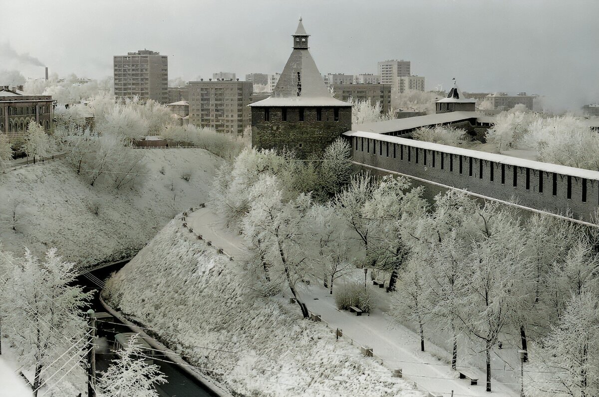 Нижний е. Нижегородский Кремль 80-е. Стены Кремля Нижний Новгород. Псковский Кремль 70 годы. Нижний Новгород 90-е.