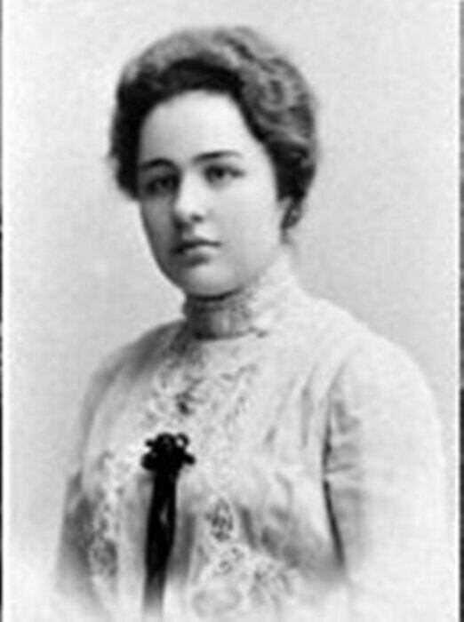 Трагическая смерть 20-летнего сына разрушила ее мир: куда пропала звезда фильма 