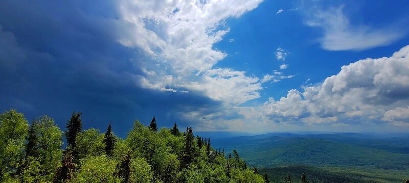 Вид с горы Кирель, Белорецкий район Башкортостана. Фото: Сергей Поляков