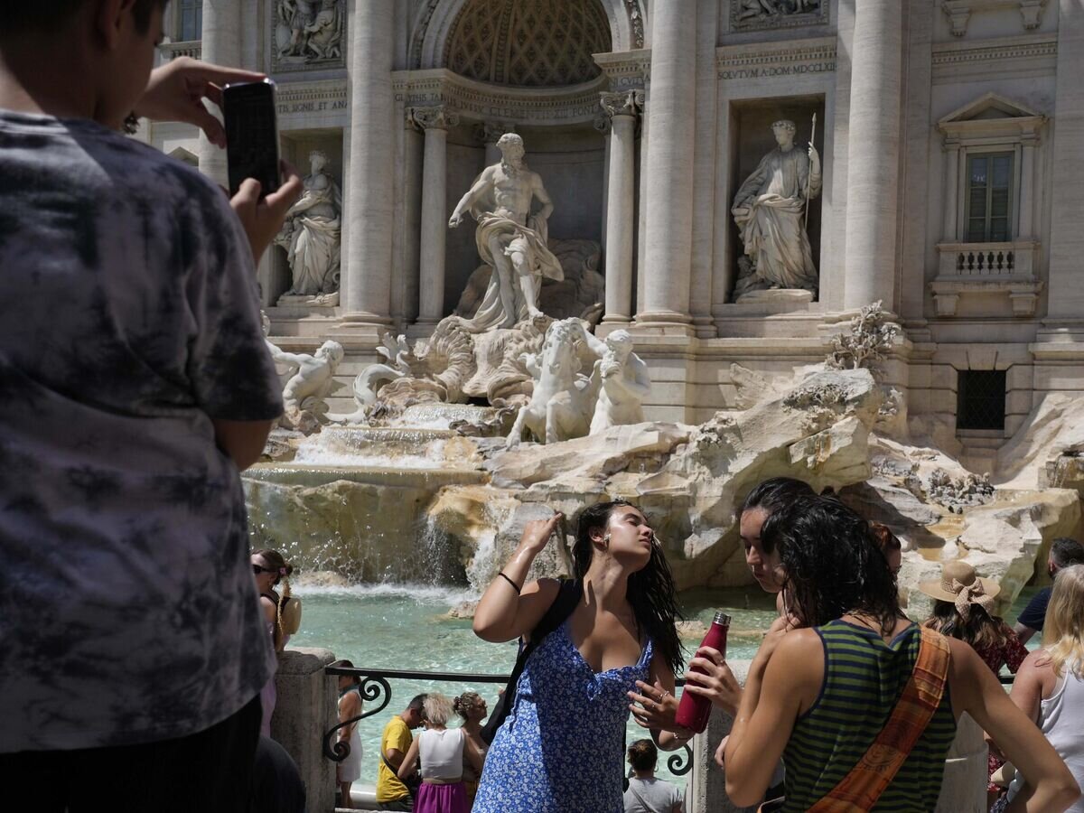    Фонтан Треви в Риме© AP Photo / Gregorio Borgia