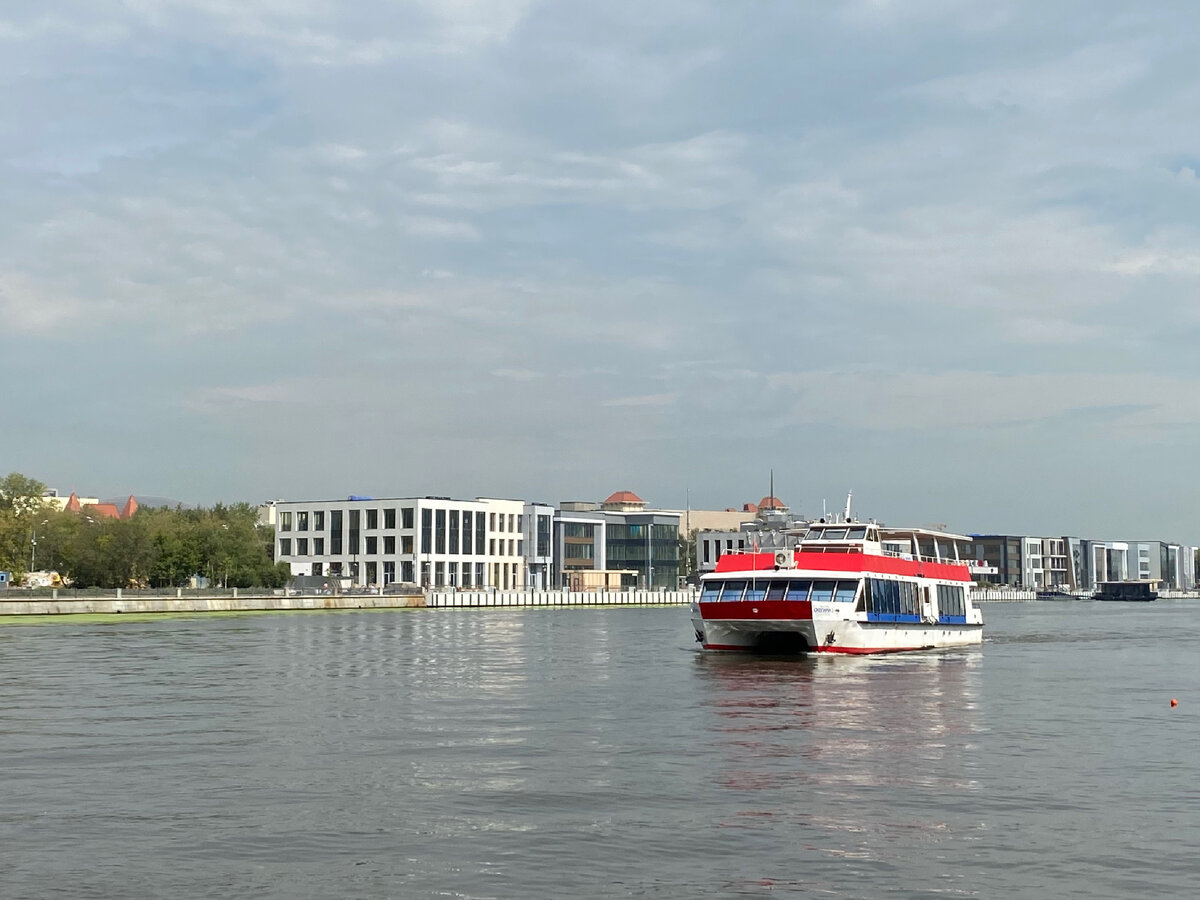 Теплоход снегири по москве реке