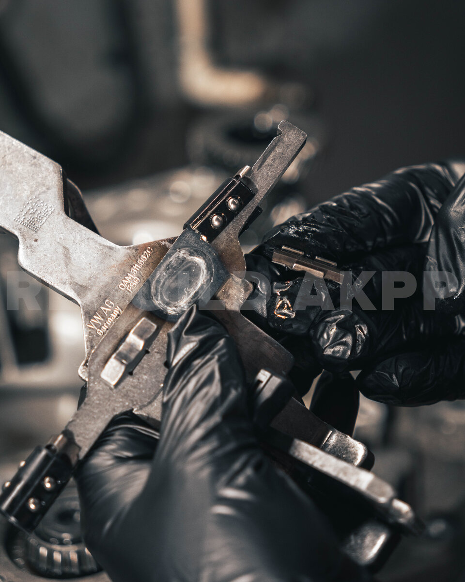 Поврежденные подшипники на вилке 6-R;