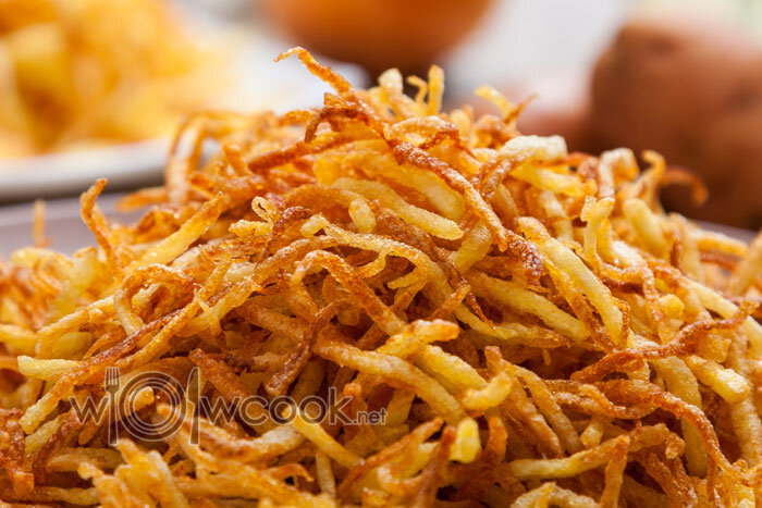 Обжарить лук до золотистого цвета