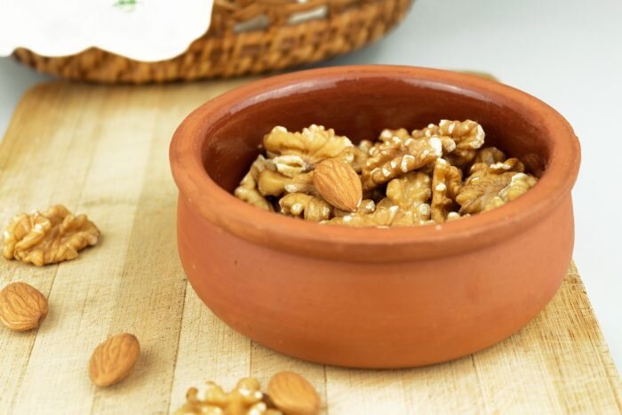 Почему так важно замачивать орехи перед употреблением?