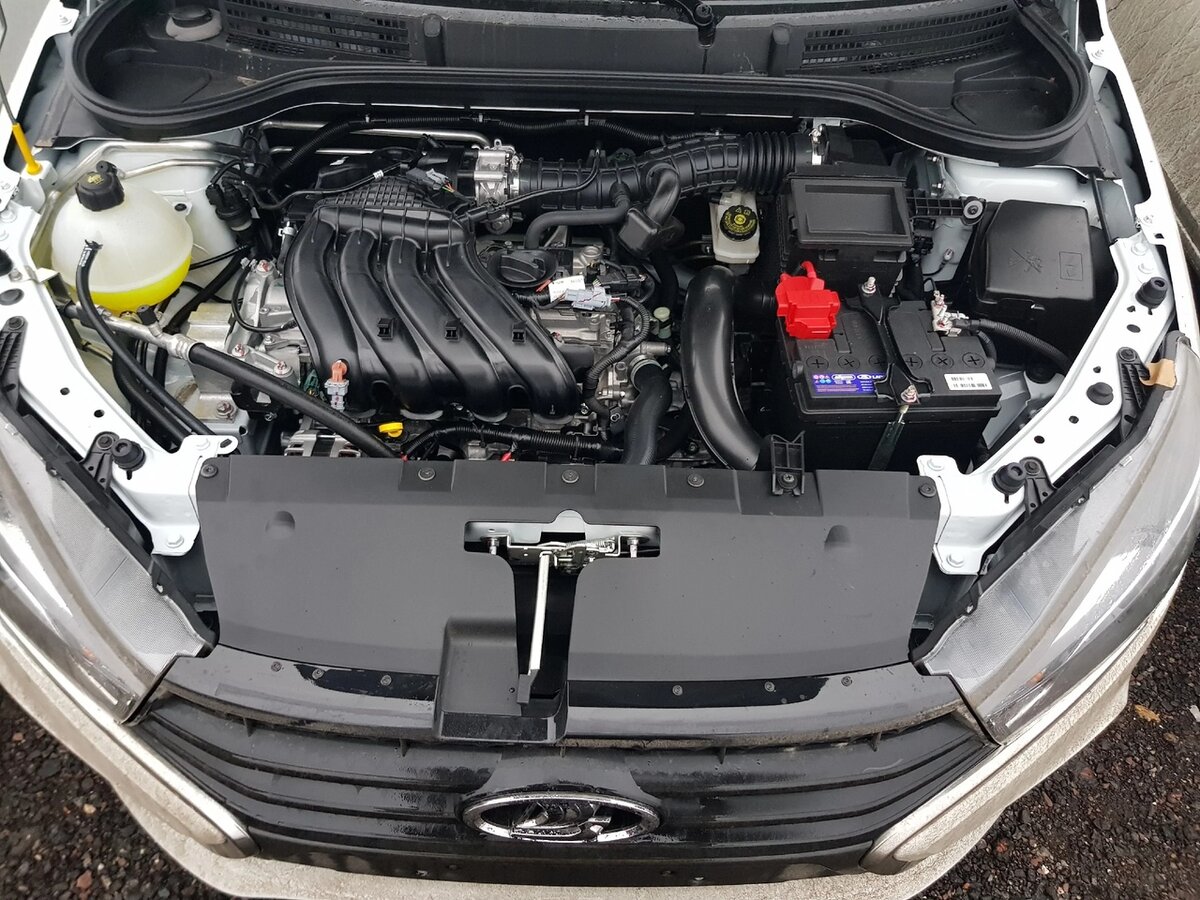 Подкапотное пространство Lada Vesta 2020
