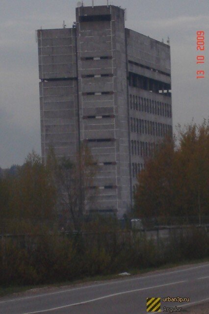 Боковая сторона здания. Фото взято в снтисети интернет. Яндекс картинки. 