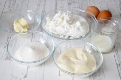 Шаг 1:
Отмерить ингредиенты. Они должны быть комнатной температуры.