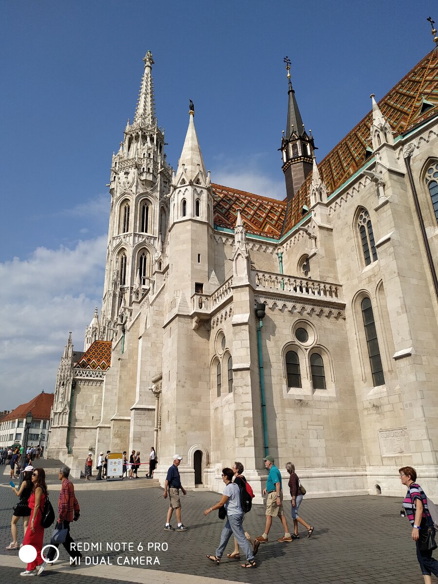 Очень интересная мозаика на кровле