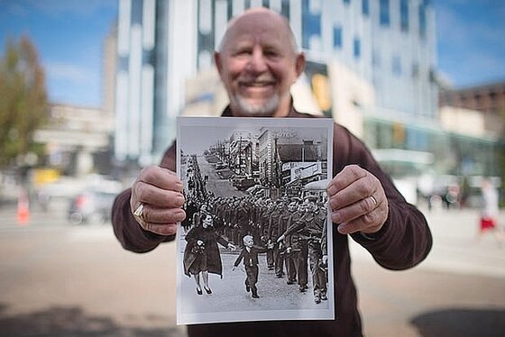 Мальчик с фото "Подожди меня, папа" которому на этом снимке 79 лет