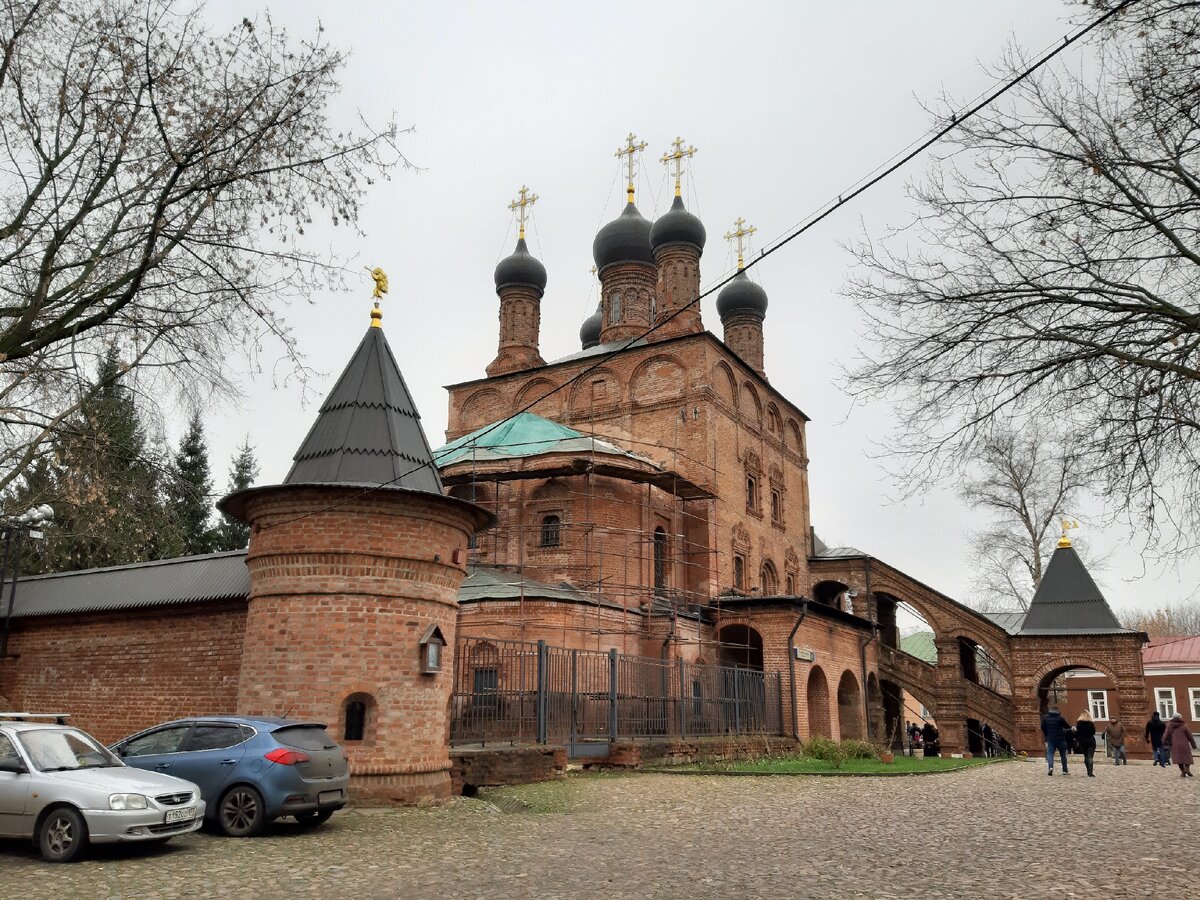 Крутицкое подворье. Крутицкое Патриаршее подворье картины. Крутицкое подворье вишни. Крутицкое Патриаршее подворье фото 2023.