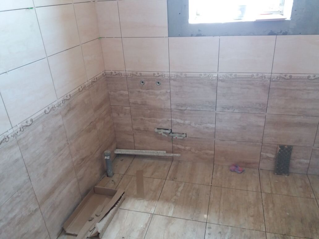 Ванная комната, полы на кухне и в прихожей