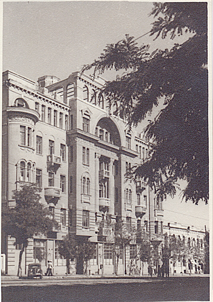 Вот так он выглядел в 1957 году.