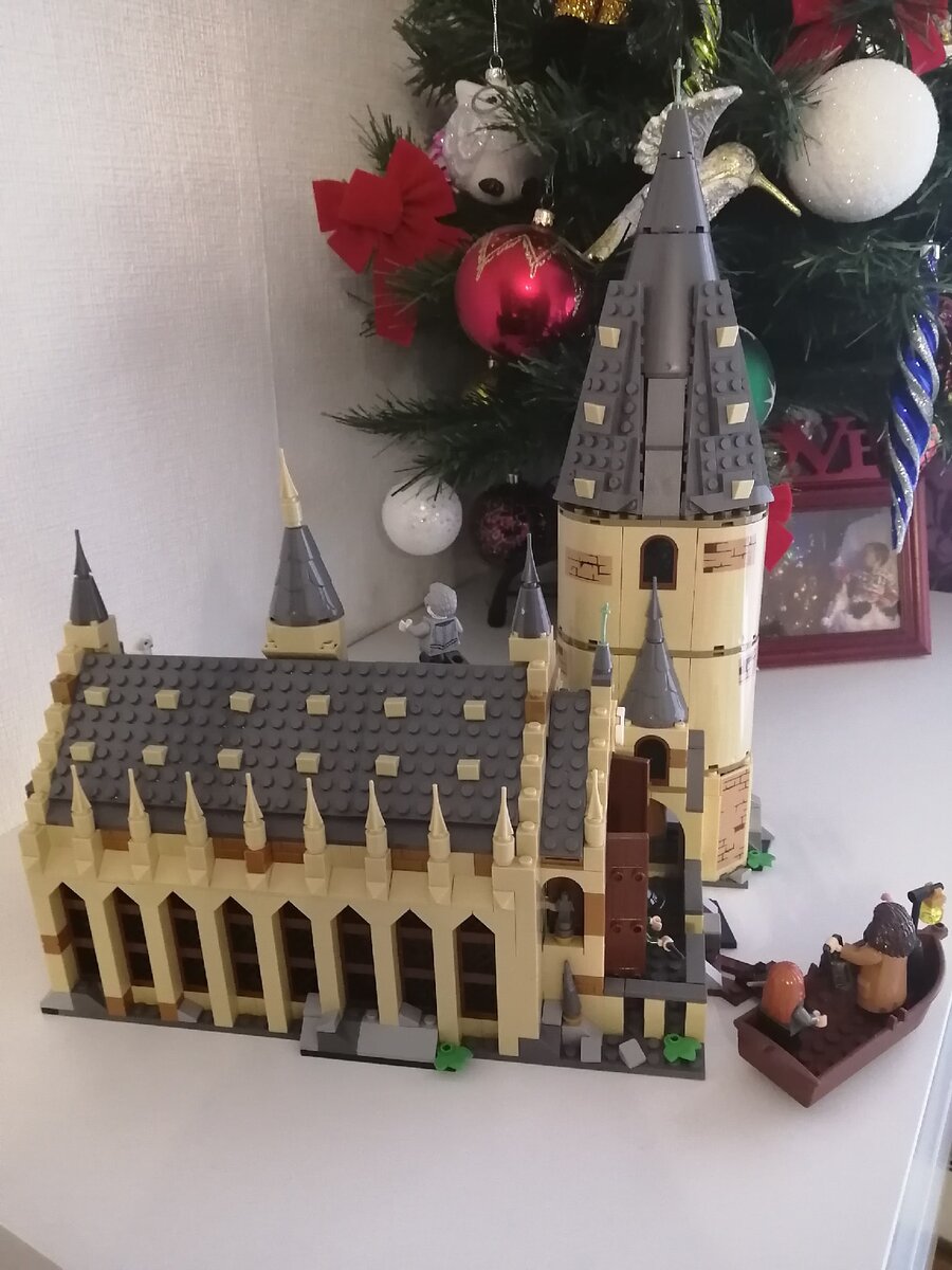 Вот так выглядит замок снаружи