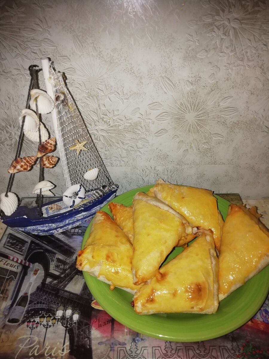 Готовые конвертики. На 100 гр - 145 Ккал. БЖУ 12/1,5/21,6.