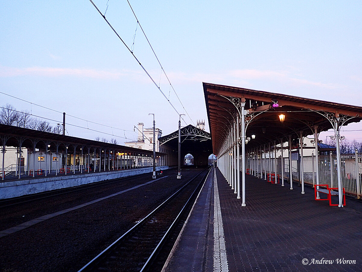 Перрон ж/д станции Новый Петергоф