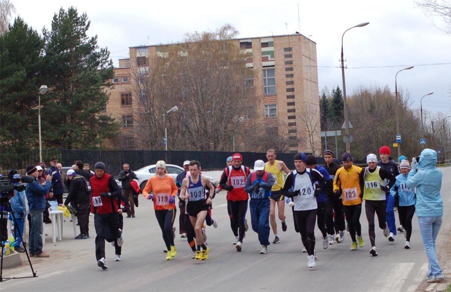 Старт Чемпионата России по бегу на 100 км. 2010 г. Пущино