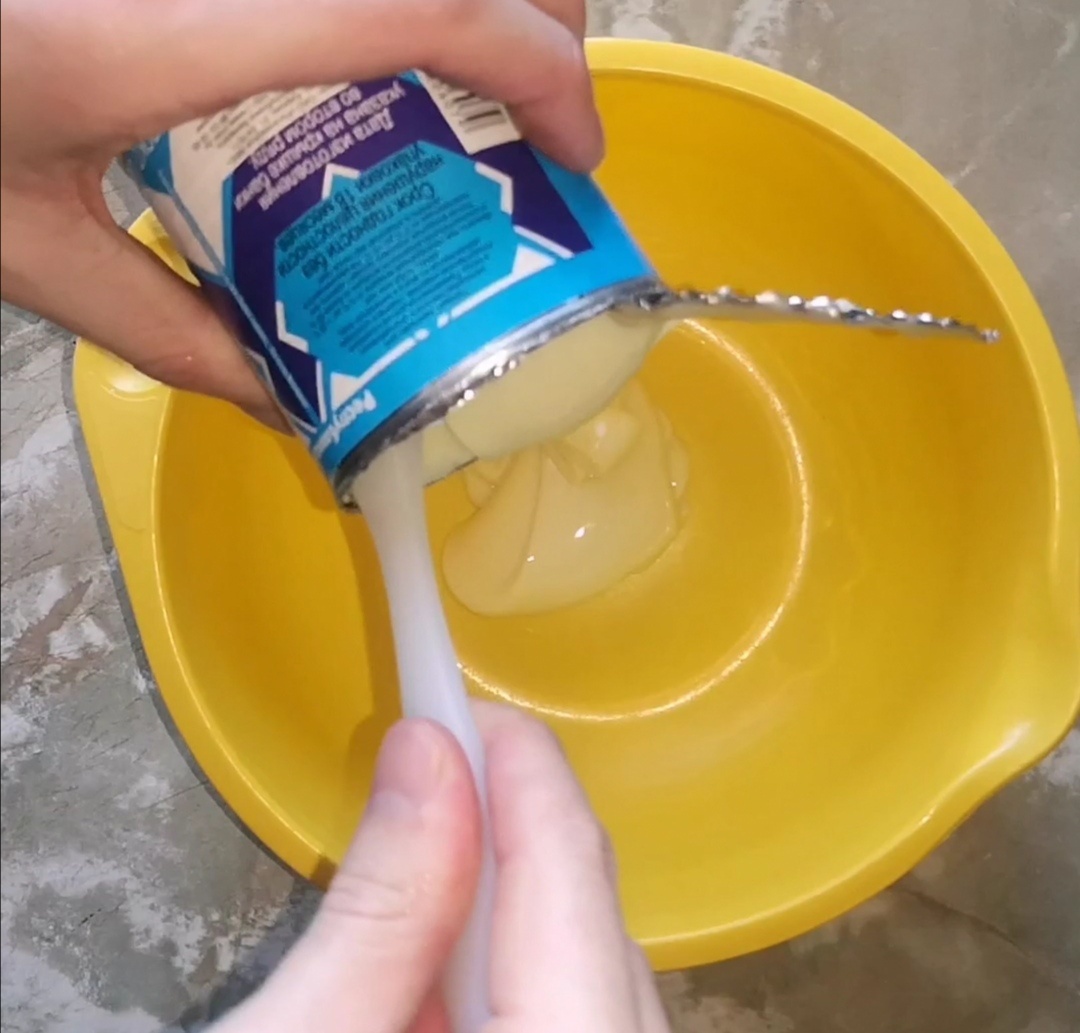 Банка сметаны 