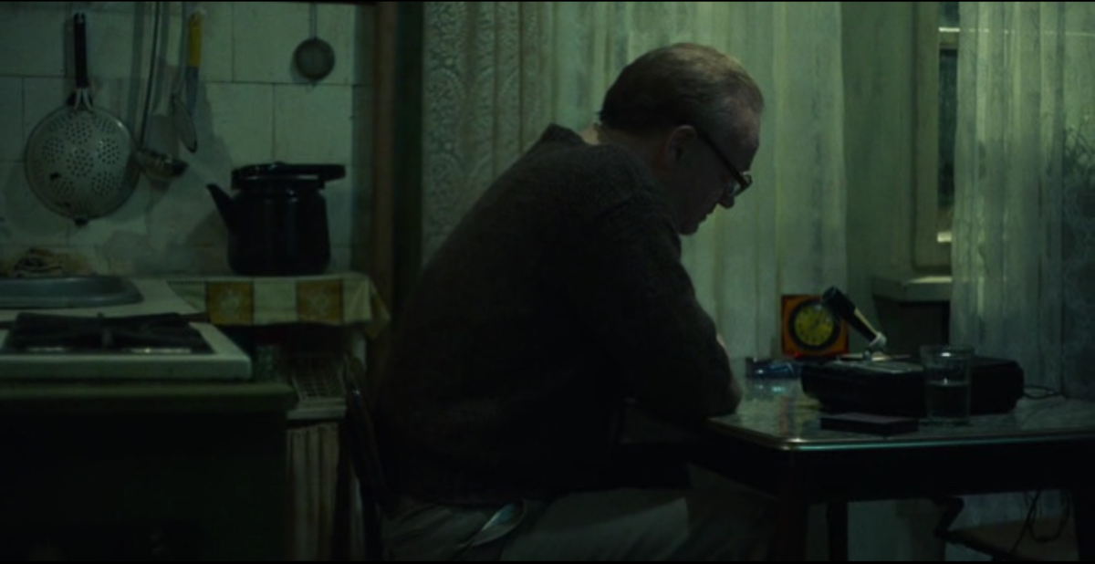 
Сериал рассказывает о событиях страшной аварии на Чернобыльской АЭС .  В нём смогли передать - всё ! Всю ту атмосферу , которая происходила на тот момент. Каждая серия держит в напряжении смотрящего . Приятного просмотра !