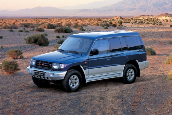   Внедорожник Mitsubishi Pajero, производство которого стартовало в 1982 году, прославился простой и надежной конструкцией: рама, рессорная задняя подвеска, жестко подключаемый передний мост,...