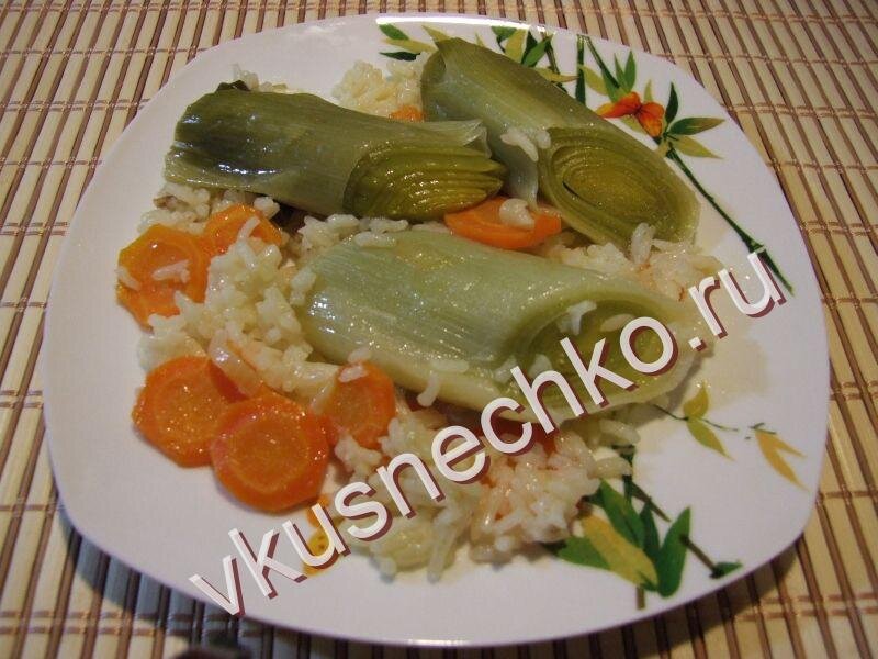 Лук порей с овощами