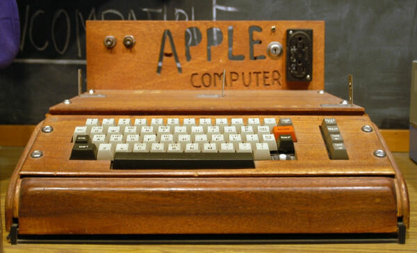 Первый Apple Computer