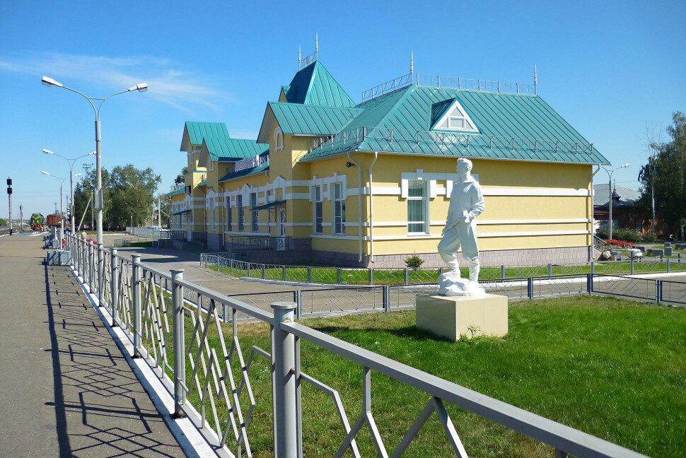 Население алейска. Алейск Алтайский край. Станция Алейская Алтайский край. Алейск Алтайский край вокзал. Железнодорожный вокзал Алейск.