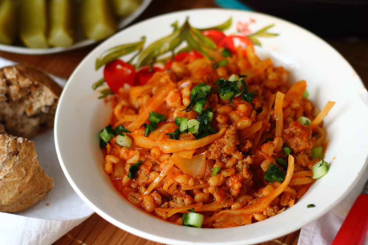 🥘 Ленивые голубцы с перловкой и фаршем — проще быть не может. 👨‍🍳 Рецепт  внутри! | Рецепты с фото и видео - только лучшее от Аймкук | Дзен