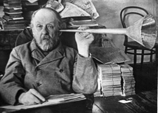 Каноническая фотография Константина Эжурдовича Циолковского. 