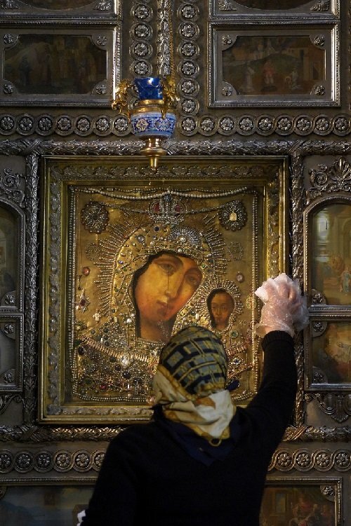 Чудотворная Казанская икона Пресвятой Богородицы в Казанском соборе Санкт-Петербурга. Фото с сайта СПб митрополии